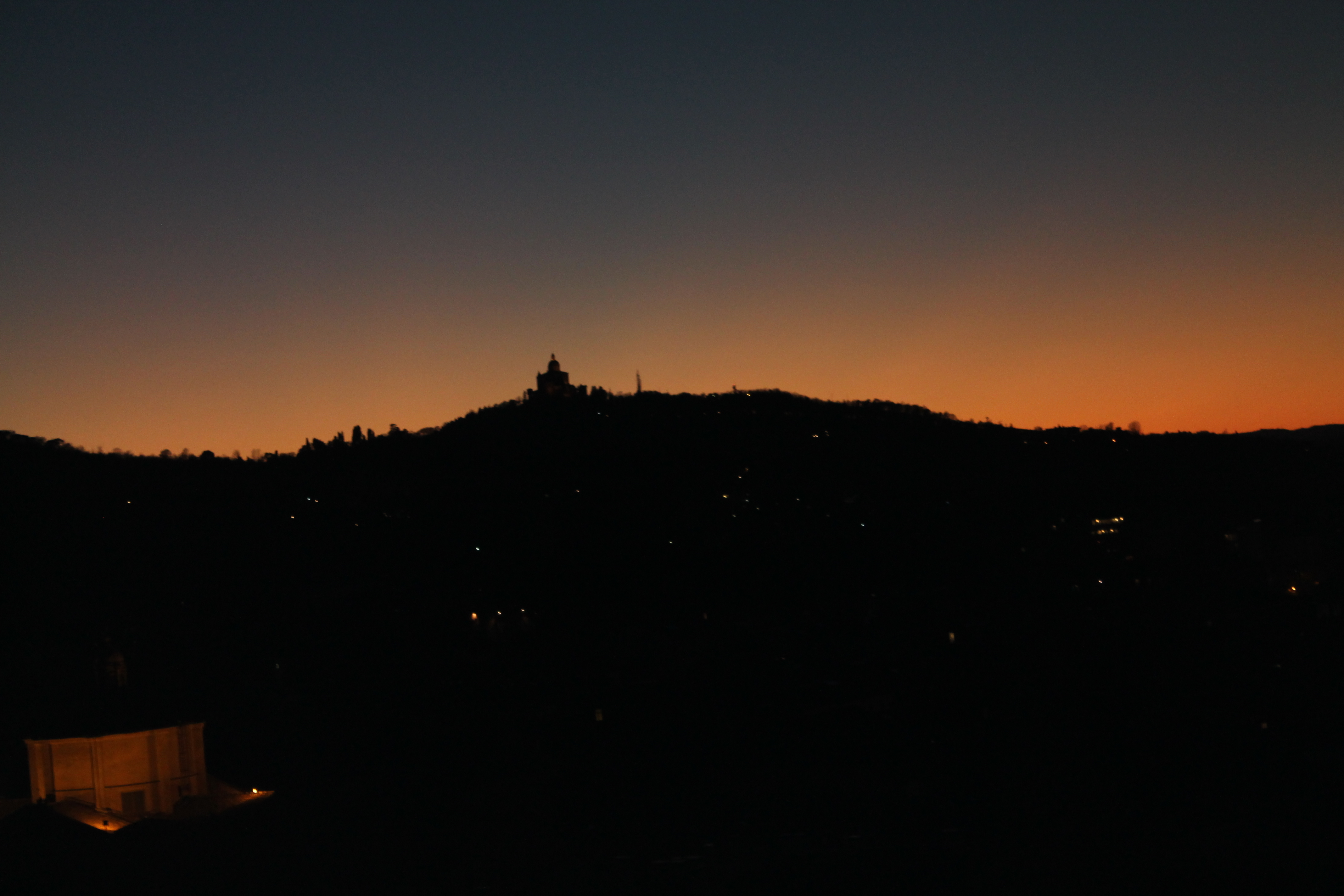 Bologna: sulla terrazza di San Petronio al calar della sera