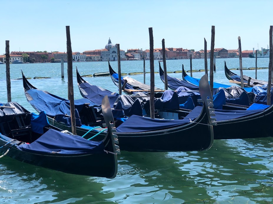 Gondole ormeggiate in Piazza San Marco