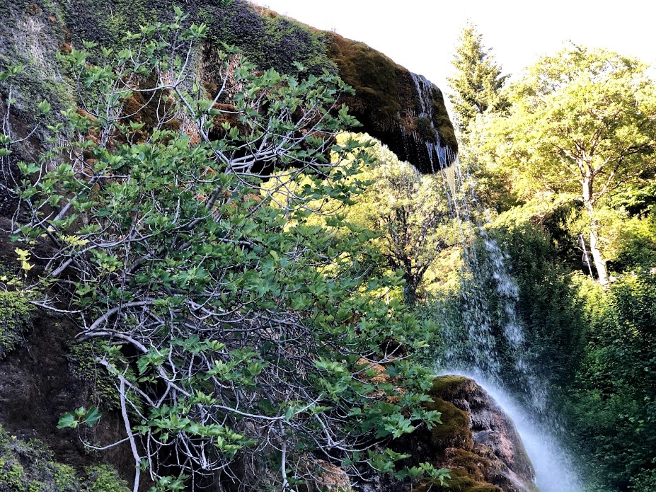 Le grotte di Labante, la cascata