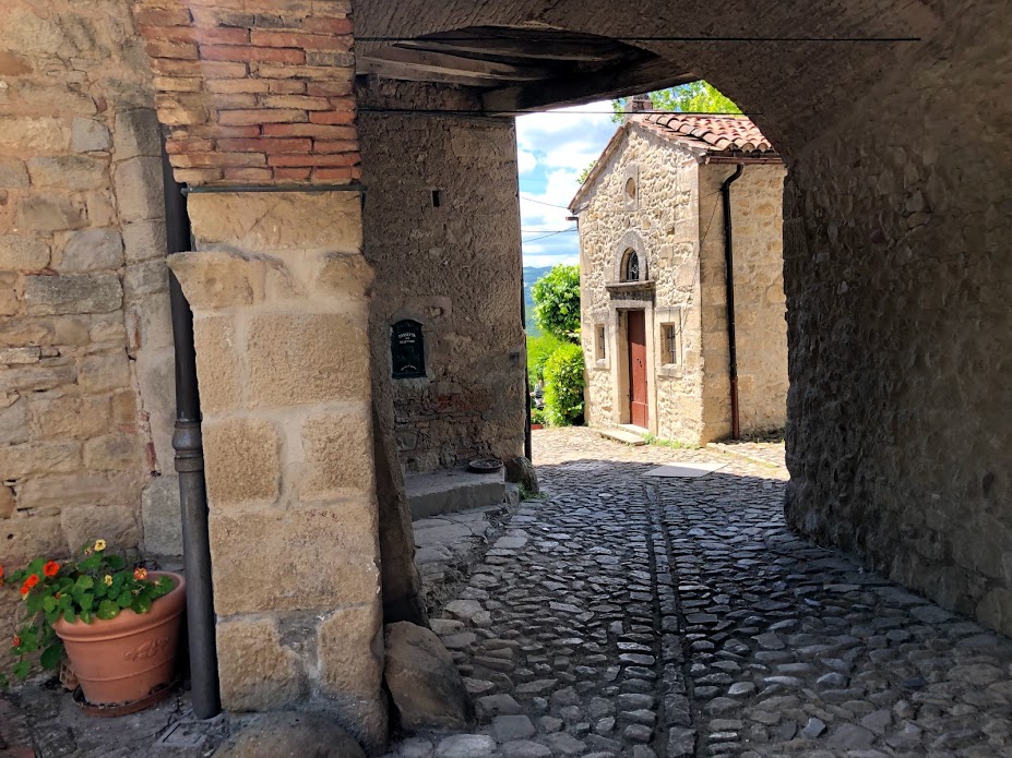 Uno scorcio del Borgo La Scola