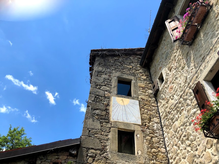 La meridiana di casa Bruni a Borgo La scola