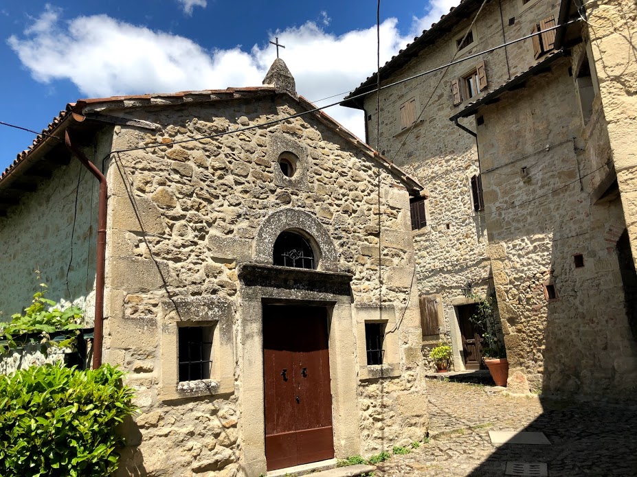 Uno scorcio del Borgo La Scola