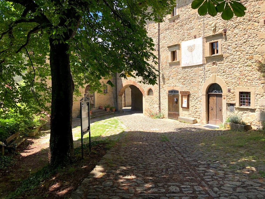 La meridiana di Casa Parisi a Borgo La Scola