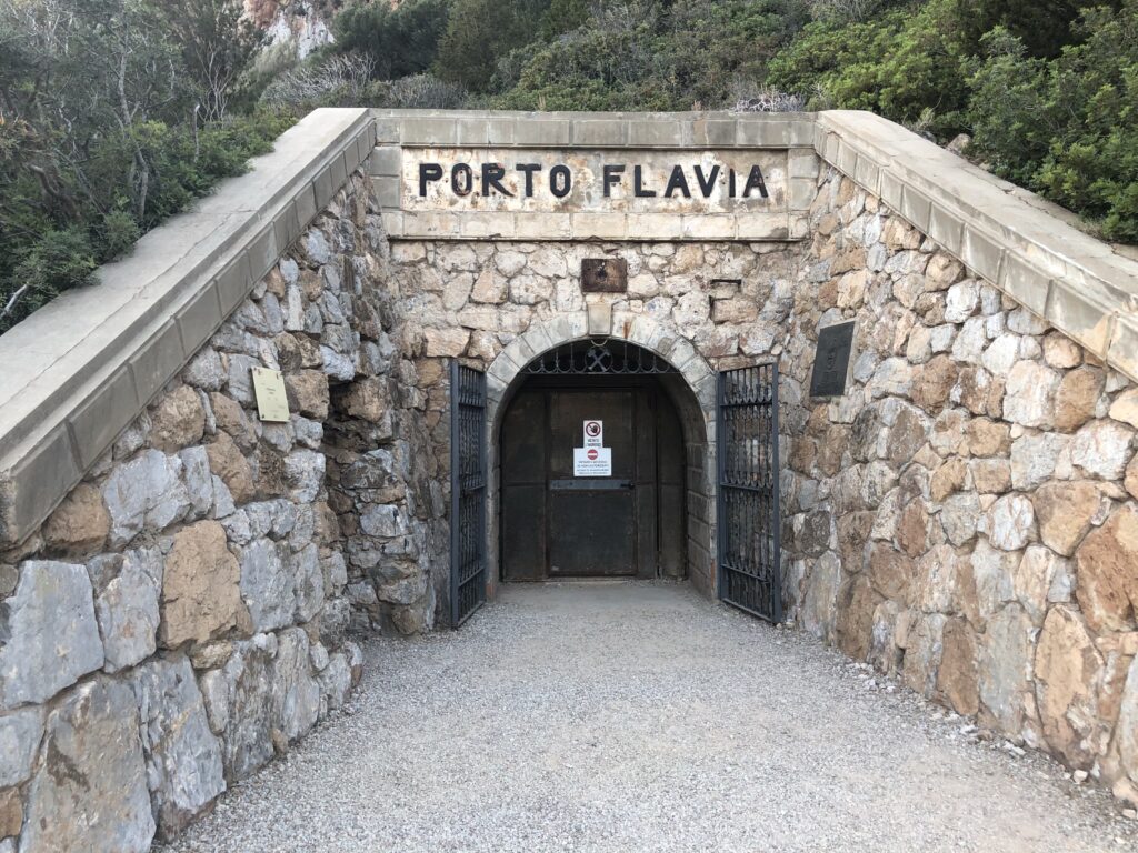 L’ingresso della galleria di Porto Flavia
