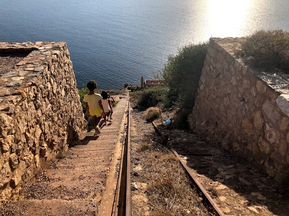 La scalinata che collega il Belvedere di Nebida alla Laveria Lamarmora